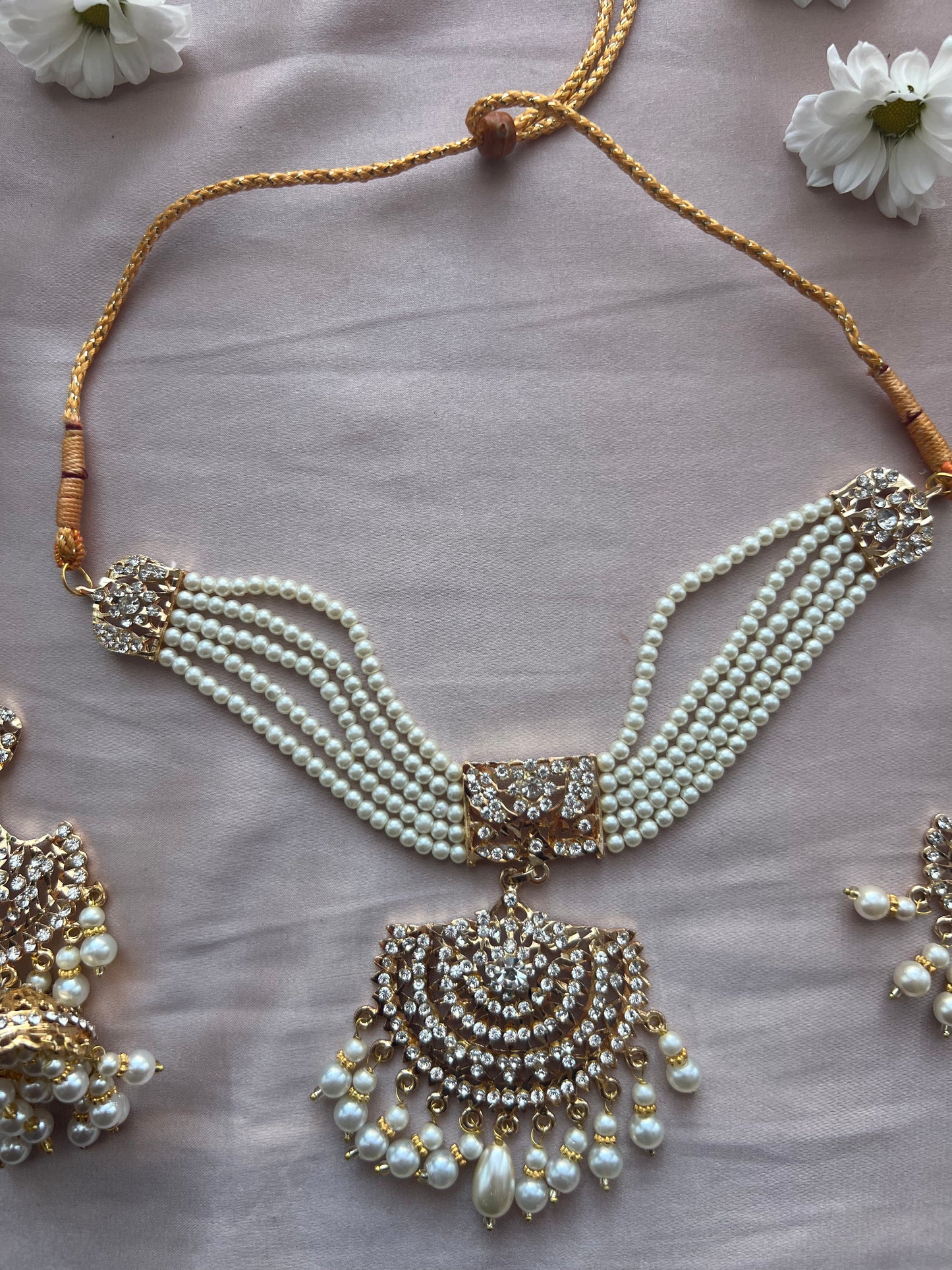 White & Gold Jewellery Set