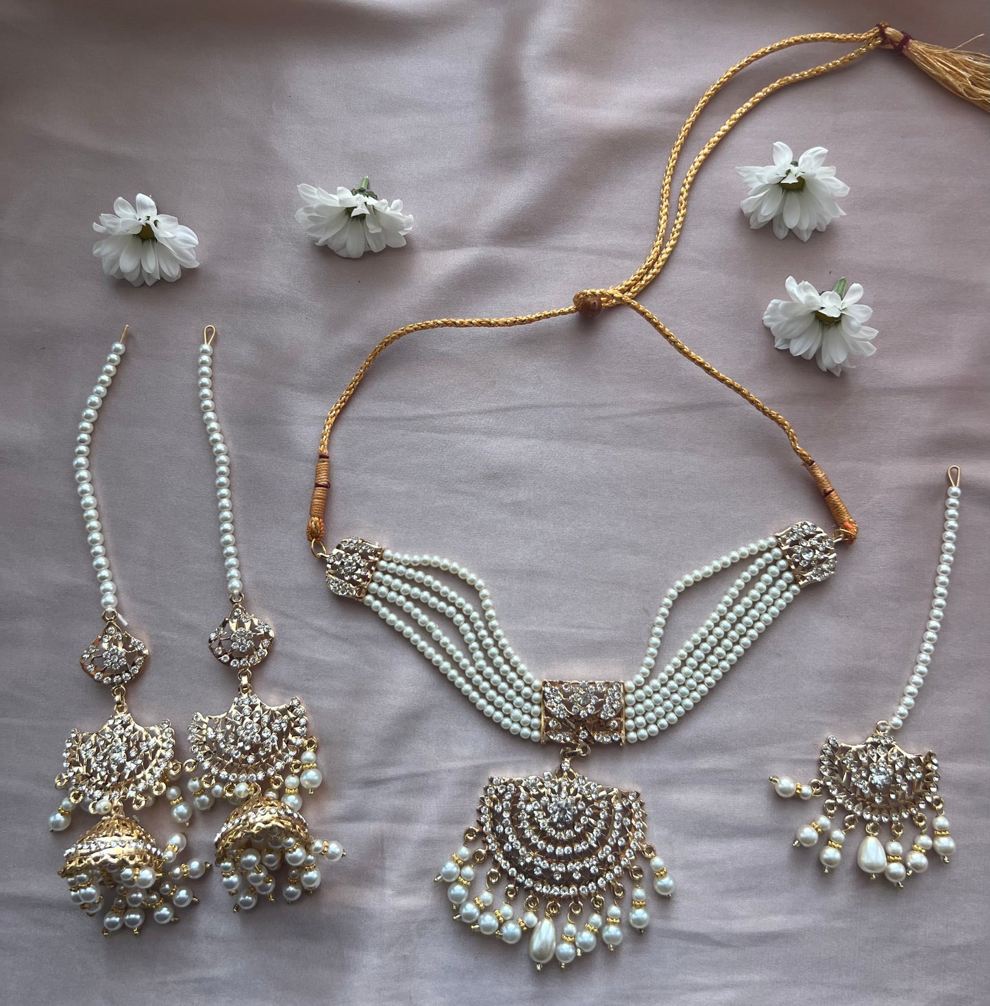 White & Gold Jewellery Set