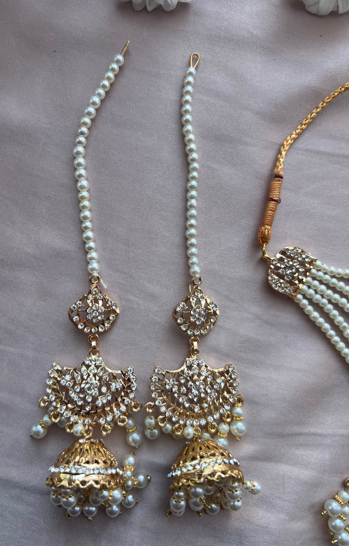 White & Gold Jewellery Set